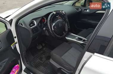 Хэтчбек Citroen C4 2010 в 