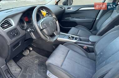 Хэтчбек Citroen C4 2012 в 