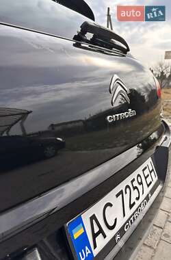 Хэтчбек Citroen C4 2016 в 