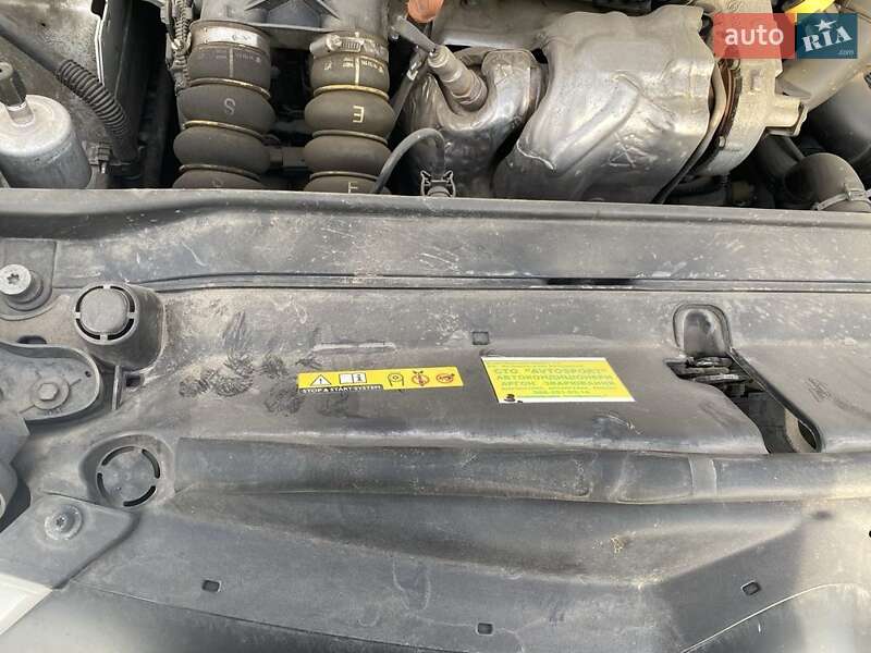 Хэтчбек Citroen C4 2013 в 