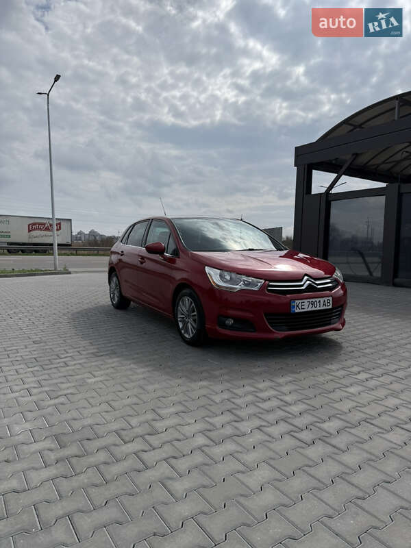 Хэтчбек Citroen C4 2010 в 