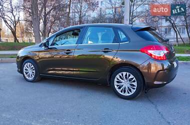 Хэтчбек Citroen C4 2012 в 