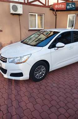 Хэтчбек Citroen C4 2012 в 
