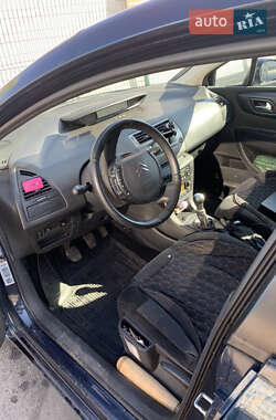 Хэтчбек Citroen C4 2009 в 