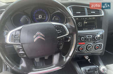 Хэтчбек Citroen C4 2012 в 