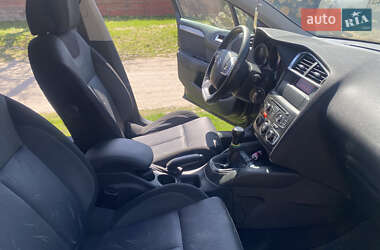 Хэтчбек Citroen C4 2014 в 