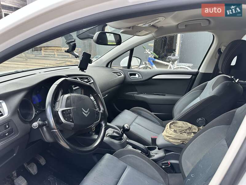 Хэтчбек Citroen C4 2014 в Болехове