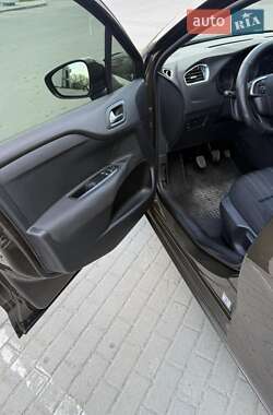Хэтчбек Citroen C4 2014 в 