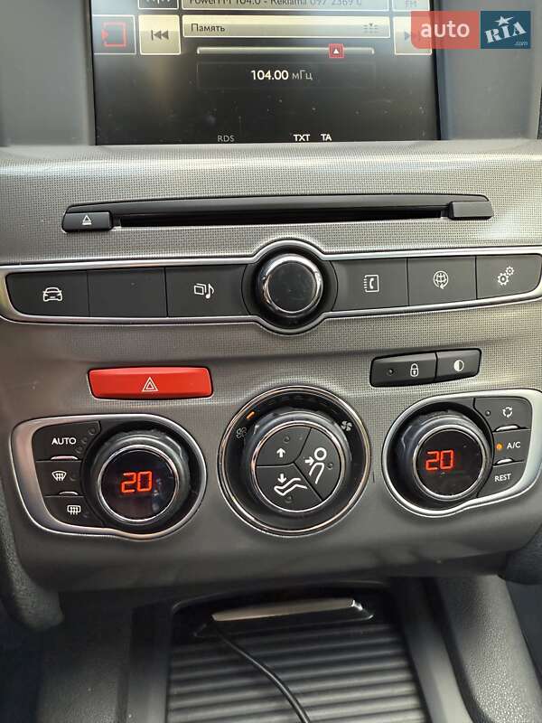 Хэтчбек Citroen C4 2015 в Киеве