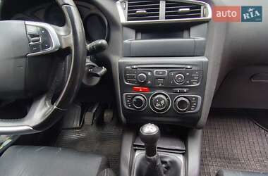 Хэтчбек Citroen C4 2013 в 