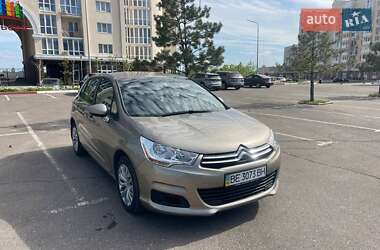 Хэтчбек Citroen C4 2013 в 