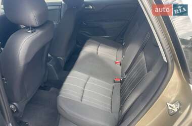 Хэтчбек Citroen C4 2013 в 