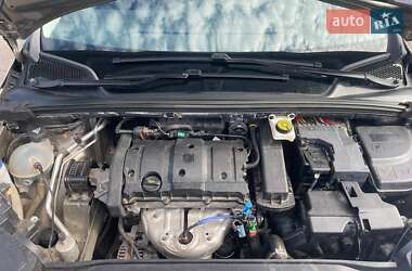 Хэтчбек Citroen C4 2013 в 