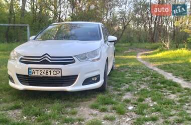 Хэтчбек Citroen C4 2012 в 
