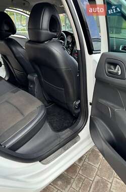 Хэтчбек Citroen C4 2012 в 
