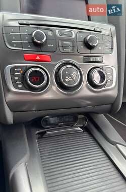 Хэтчбек Citroen C4 2012 в 