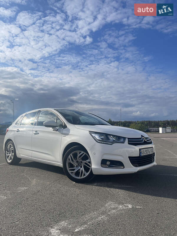 Хетчбек Citroen C4 2012 в 