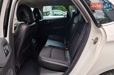 Хэтчбек Citroen C4 2015 в 