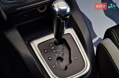 Хэтчбек Citroen C4 2015 в 