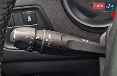 Хэтчбек Citroen C4 2015 в 