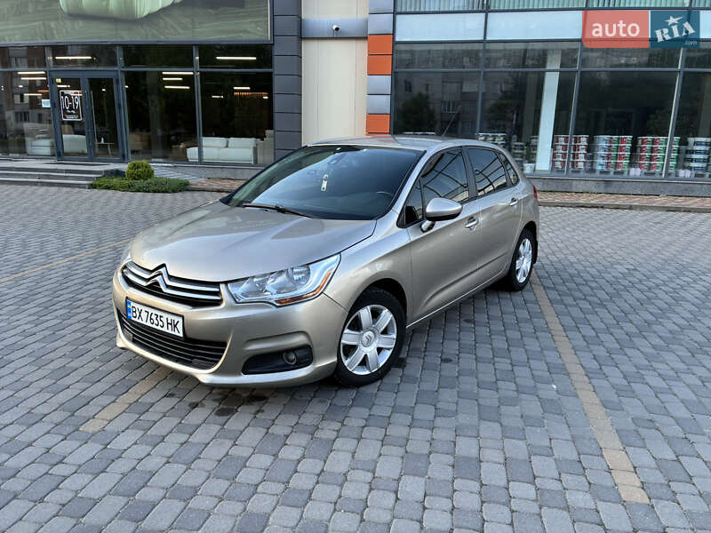 Хэтчбек Citroen C4 2012 в 