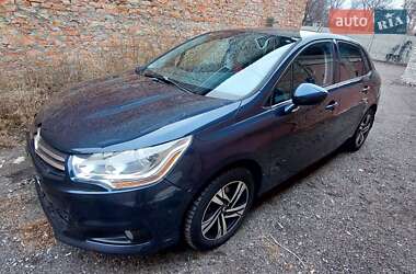 Хэтчбек Citroen C4 2012 в 