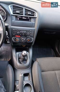 Хетчбек Citroen C4 2016 в 