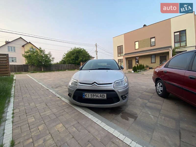 Хэтчбек Citroen C4 2009 в 