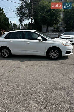Хэтчбек Citroen C4 2013 в 