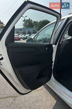 Хэтчбек Citroen C4 2013 в 
