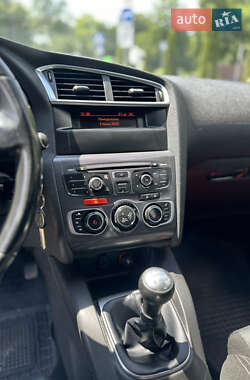 Хэтчбек Citroen C4 2012 в 