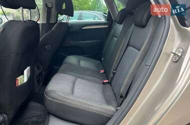 Хэтчбек Citroen C4 2011 в 