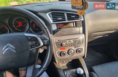 Хэтчбек Citroen C4 2013 в 