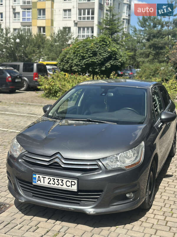 Хэтчбек Citroen C4 2015 в Ивано-Франковске