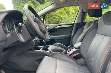 Хэтчбек Citroen C4 2013 в 
