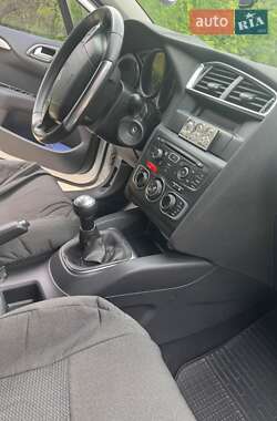 Хэтчбек Citroen C4 2014 в 