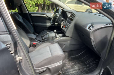 Хэтчбек Citroen C4 2013 в 