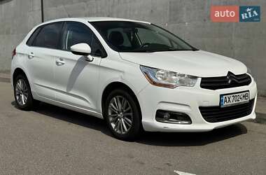 Хэтчбек Citroen C4 2013 в 