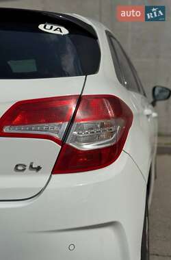 Хэтчбек Citroen C4 2013 в 