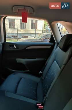 Хэтчбек Citroen C4 2013 в 