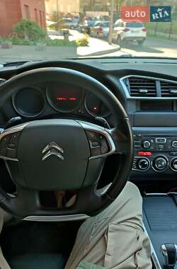 Хэтчбек Citroen C4 2013 в 