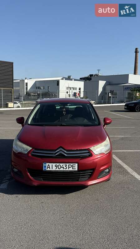 Хэтчбек Citroen C4 2012 в 