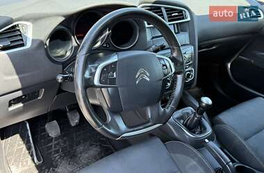 Хэтчбек Citroen C4 2012 в 