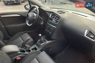 Хэтчбек Citroen C4 2012 в 