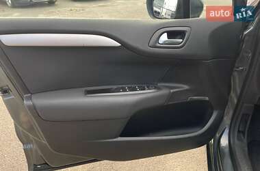 Хэтчбек Citroen C4 2012 в 