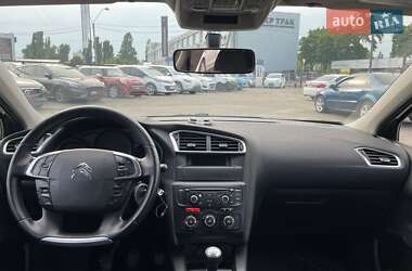 Хэтчбек Citroen C4 2012 в 