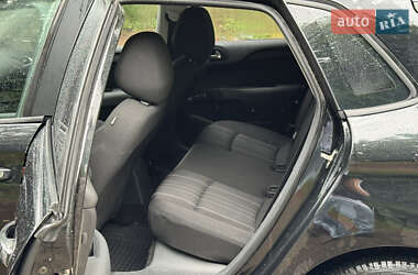 Хэтчбек Citroen C4 2012 в 