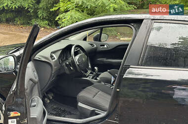 Хэтчбек Citroen C4 2012 в 