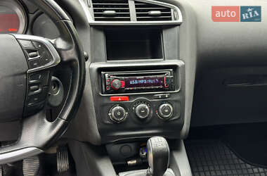 Хэтчбек Citroen C4 2012 в 