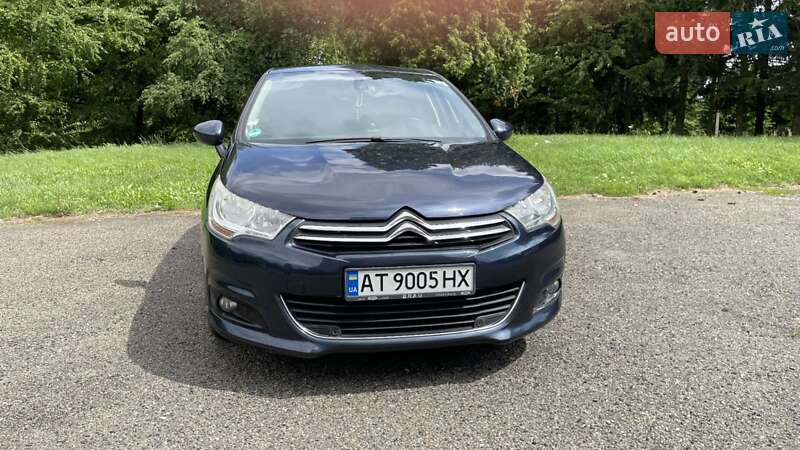 Хэтчбек Citroen C4 2011 в 